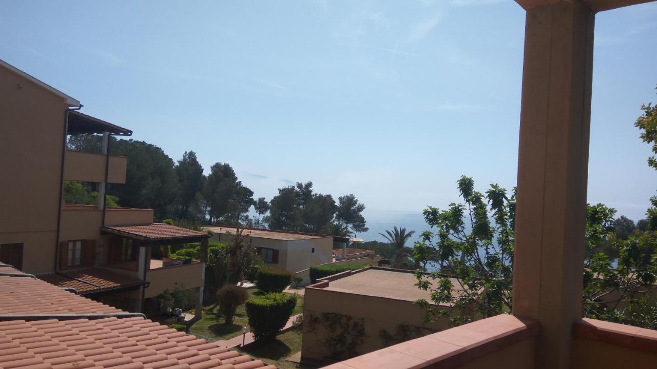 Casa Del Golfo Aparthotel Lacona Exterior photo