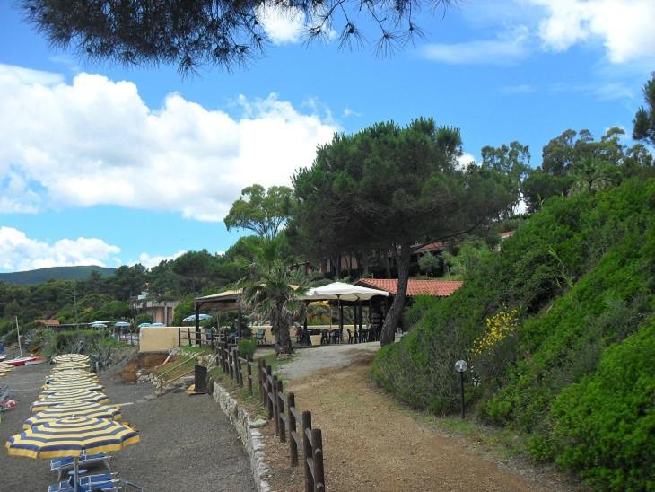 Casa Del Golfo Aparthotel Lacona Exterior photo